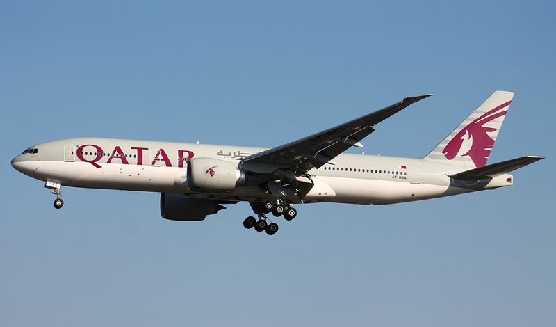 Qatar Airways Boeing 777-200LR (Photo by Rafael Luiz Canossa via Wikimedia Commons)